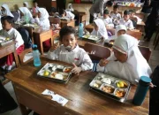 BGN Terbitkan SE Insentif Guru Penanggung Jawab Program MBG